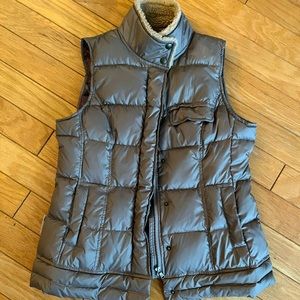 Ladies Ugg vest with fur collar size medium